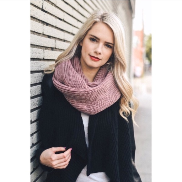 WILA Accessories - Soft Knit Infinity Scarf